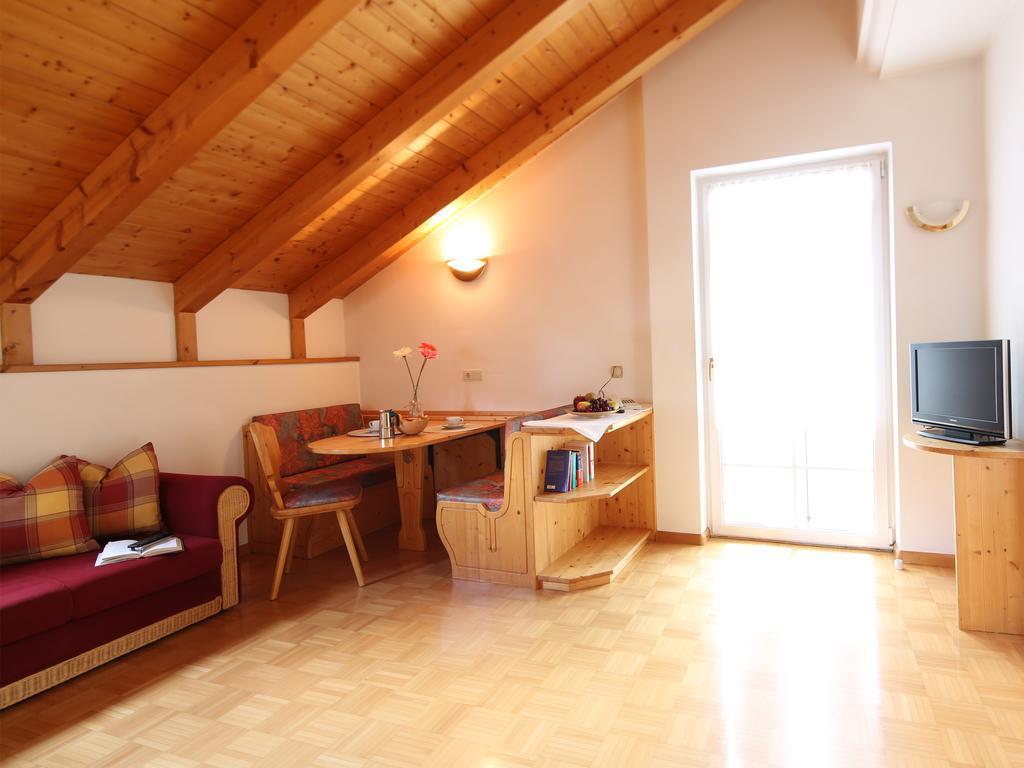 Residence Rose San Candido Eksteriør billede