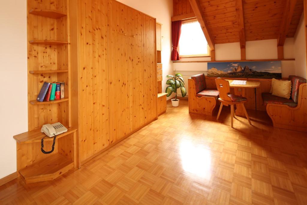 Residence Rose San Candido Eksteriør billede