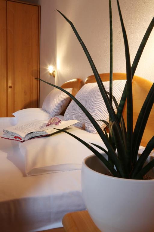 Residence Rose San Candido Eksteriør billede